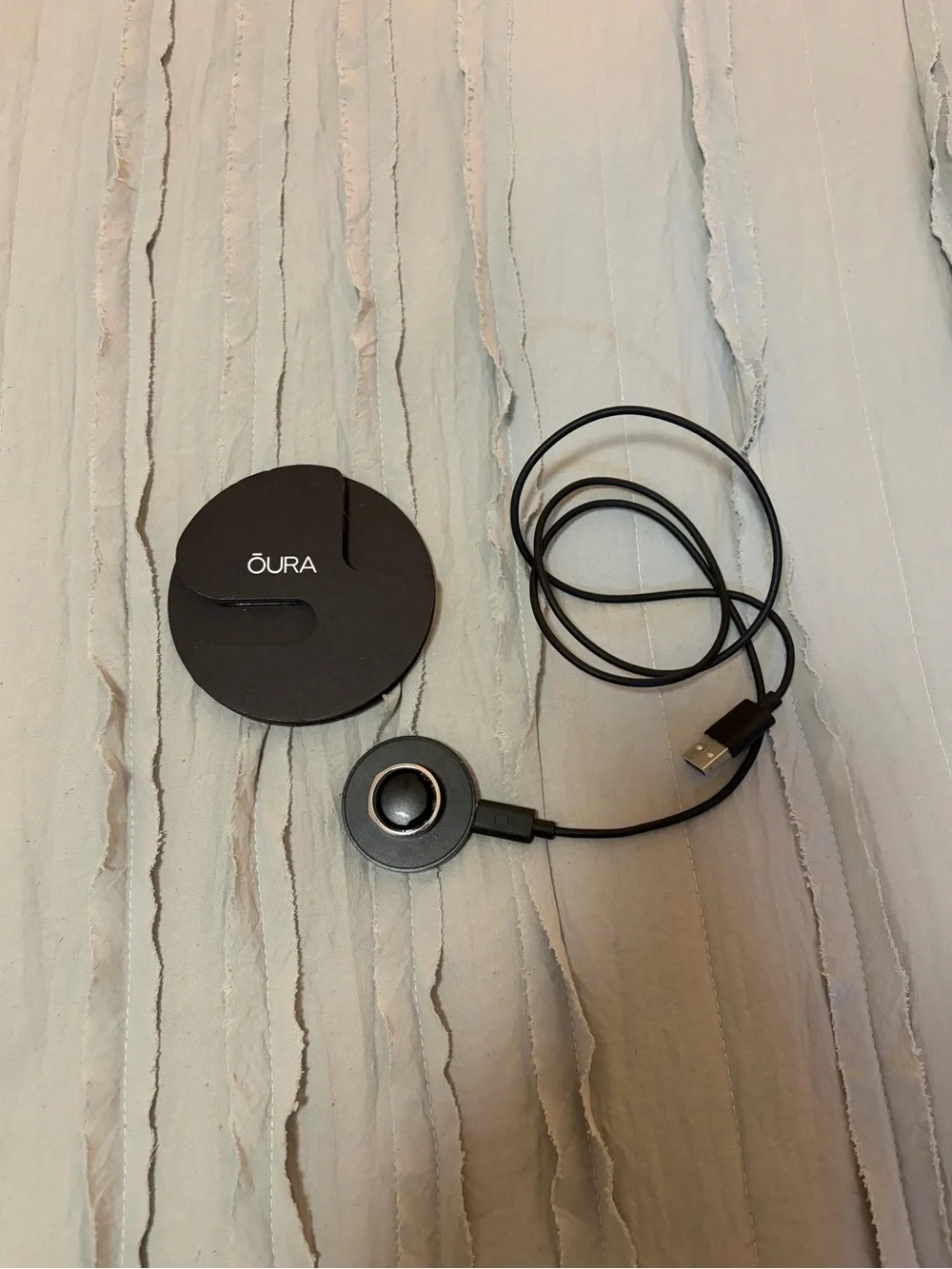 Oura Gen 3 Ring and Charger for parts or sizing